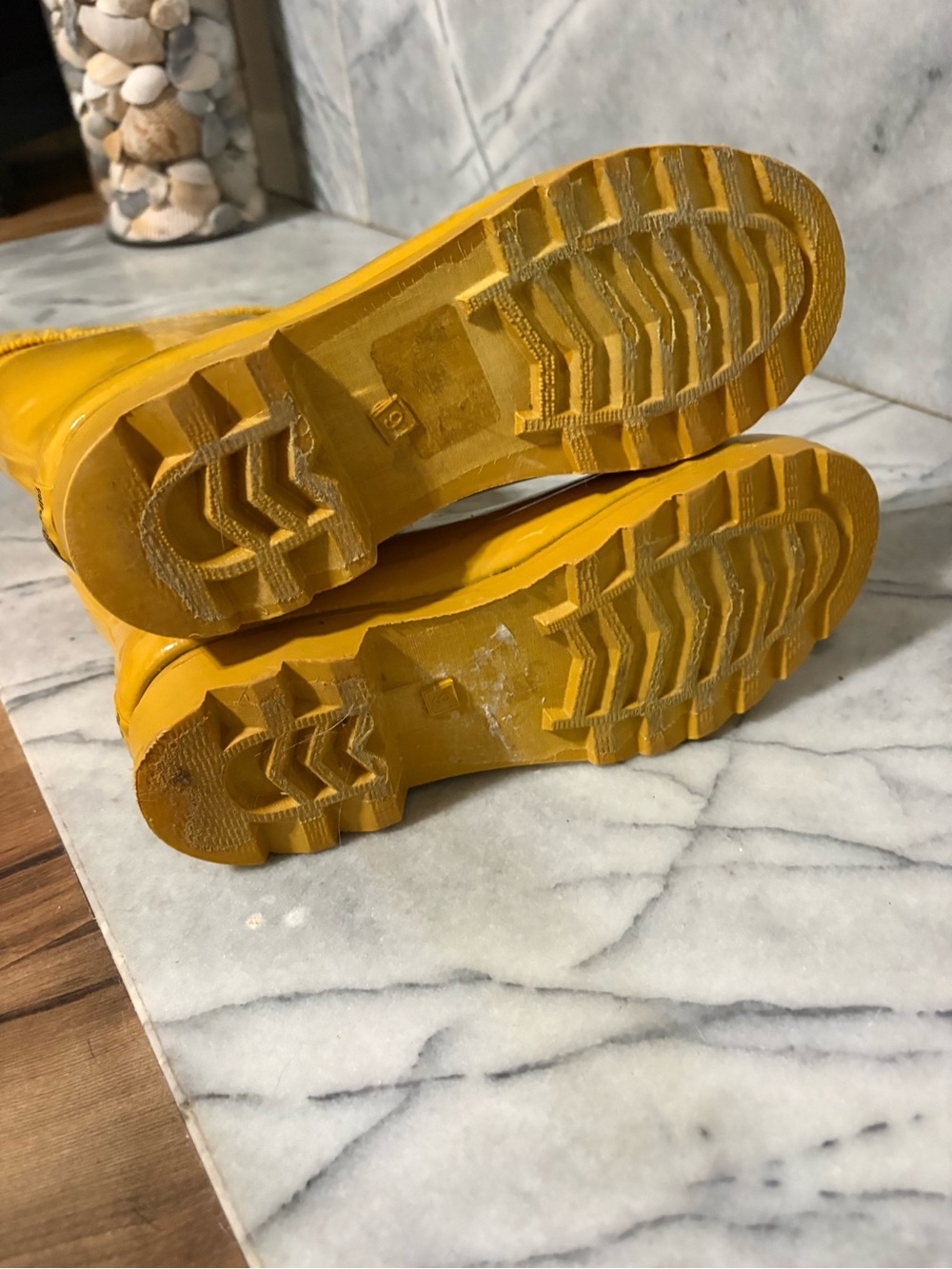 Apple Bottoms 🍎 Mustard Yellow Glossy Rain Boots with Knit Cuffs. Sz 9 - Picture 8 of 14